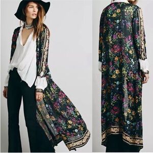 🔥Host Pick Spell and the Gypsy Queen Duster & Skirt SET 🙌🏻